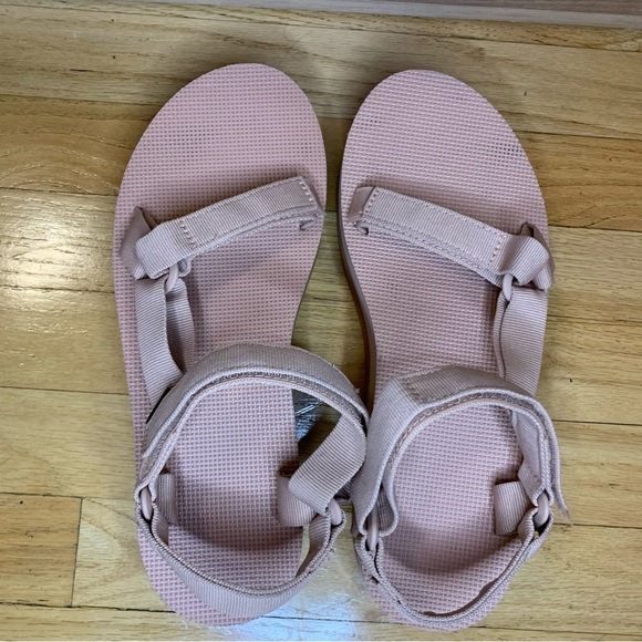 Teva Women's Flatform Universal Sandals - Size 11 - Picture 5 of 8